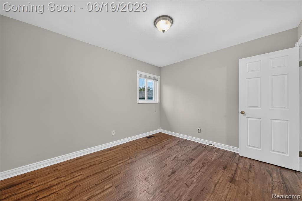 778 Manzano Drive, Wolverine Lake, MI 48390 — Photo 27