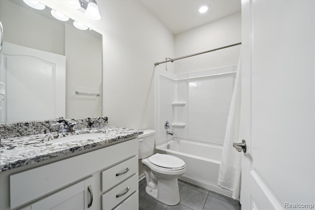 40633 Azalea Drive, Clinton Twp, MI 48036 — Photo 24