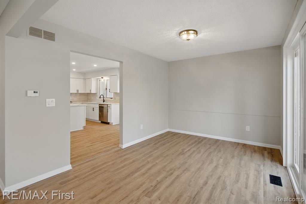 6620 RED CEDAR Lane, West Bloomfield, MI 48324 — Photo 20