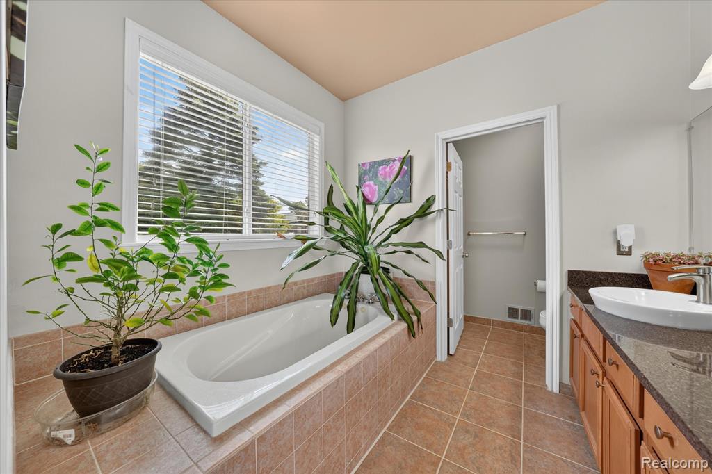 860 Island Lake Drive, Oxford, MI 48371 — Photo 25