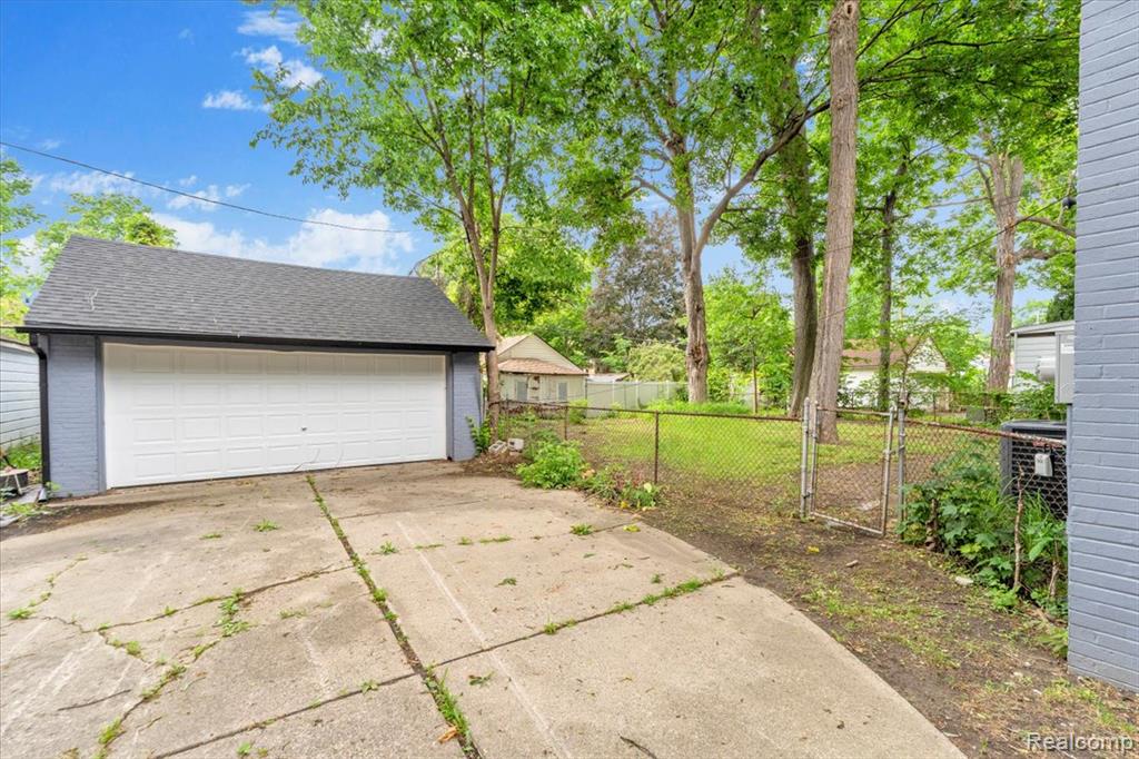 14145 Faust Avenue, Detroit, MI 48223 — Photo 21