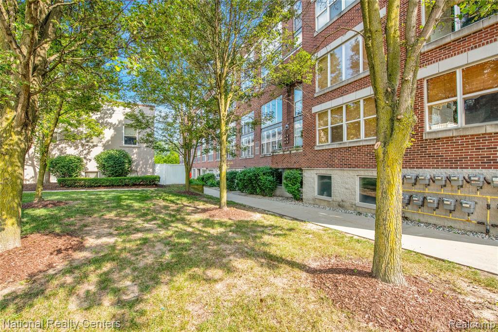98 Northbound Gratiot Avenue, 29, Mount Clemens, MI 48043 — Photo 18