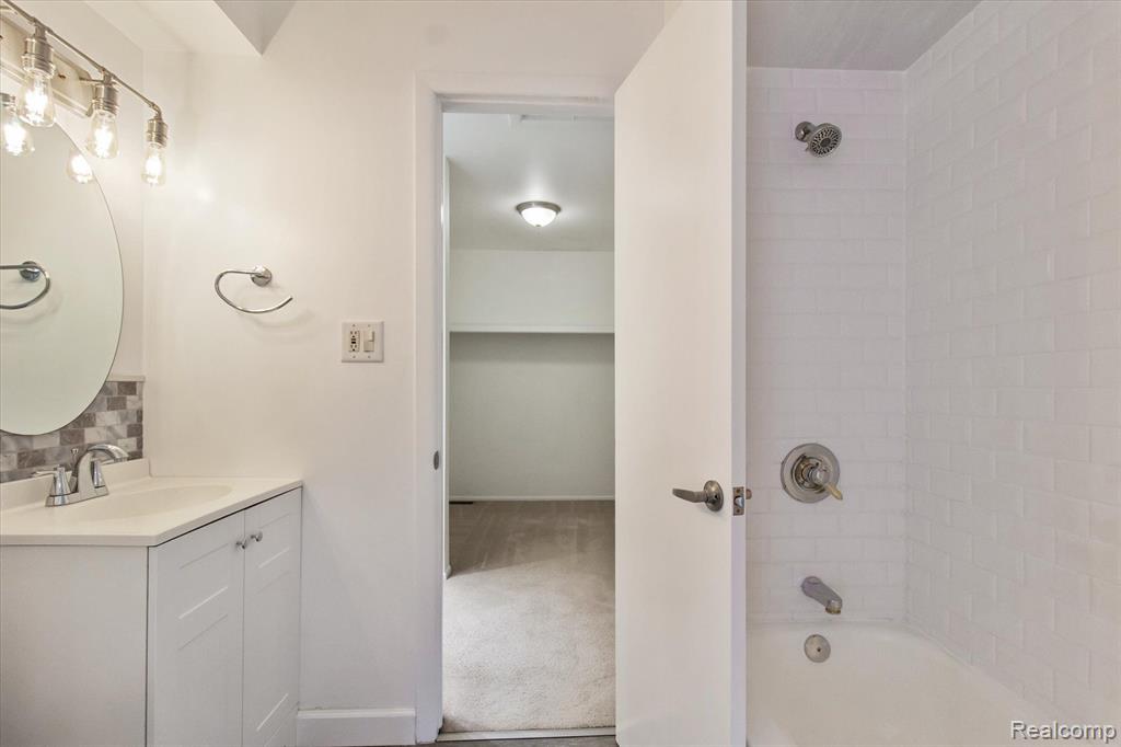 779 KIRTS Boulevard, Troy, MI 48084 — Photo 26