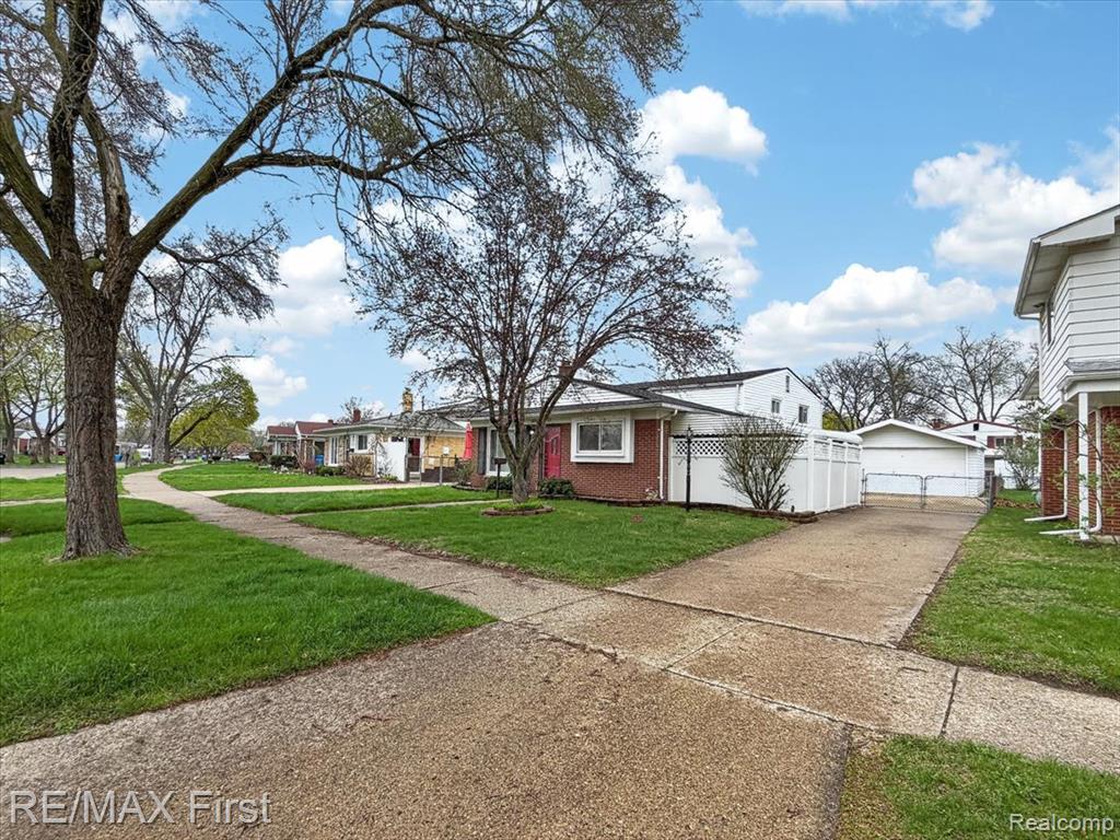 28326 Couzens Avenue, Madison Heights, MI 48071 — Photo 35