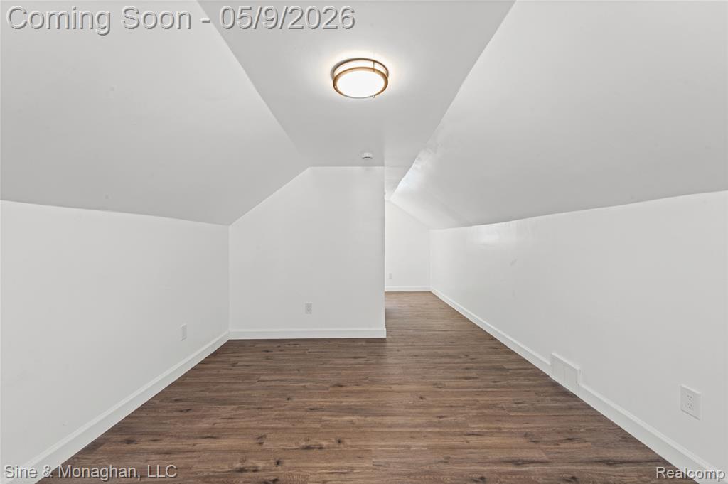 8845 Canyon Street, Grosse Pointe, MI 48236 — Photo 18