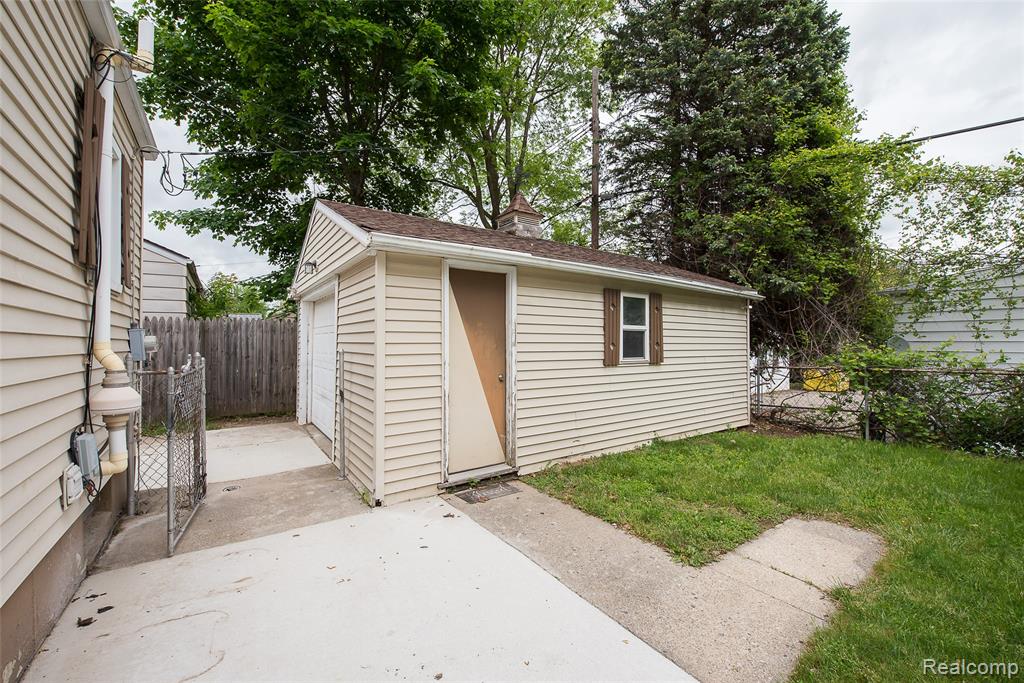 449 Burton Court, Ypsilanti, MI 48197 — Photo 21