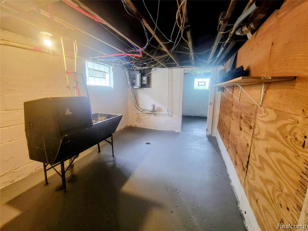 51 Dakota Street, Pontiac, MI 48341 — Photo 17