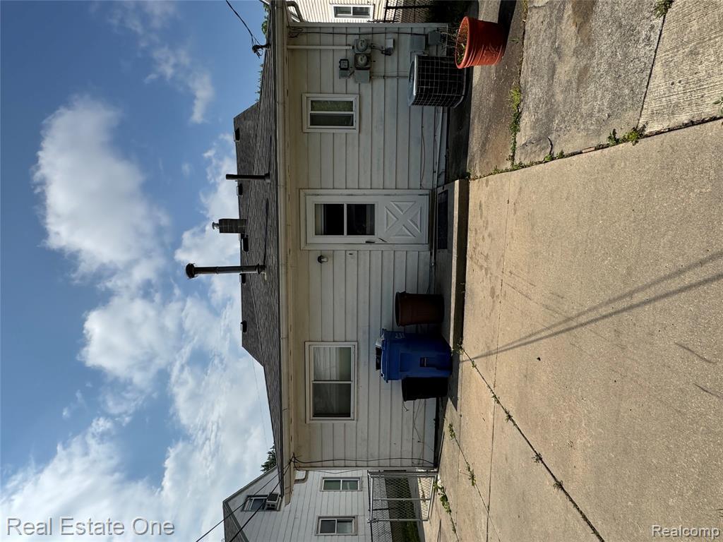 7035 Hudson Avenue, Warren, MI 48091 — Photo 16