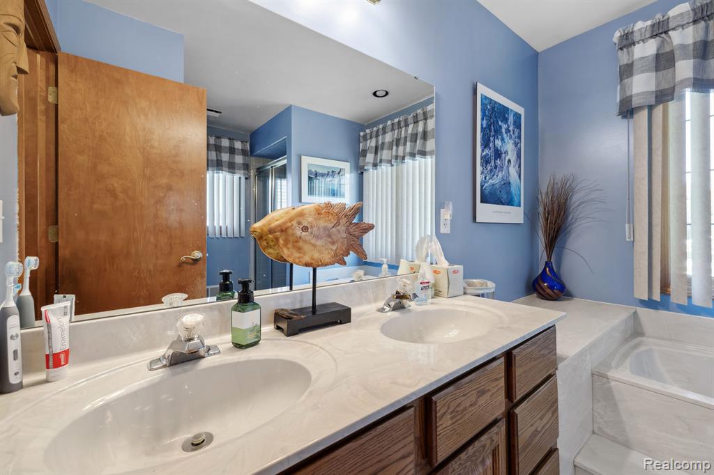46941 SOUTHGATE Drive, Canton, MI 48188 — Photo 14
