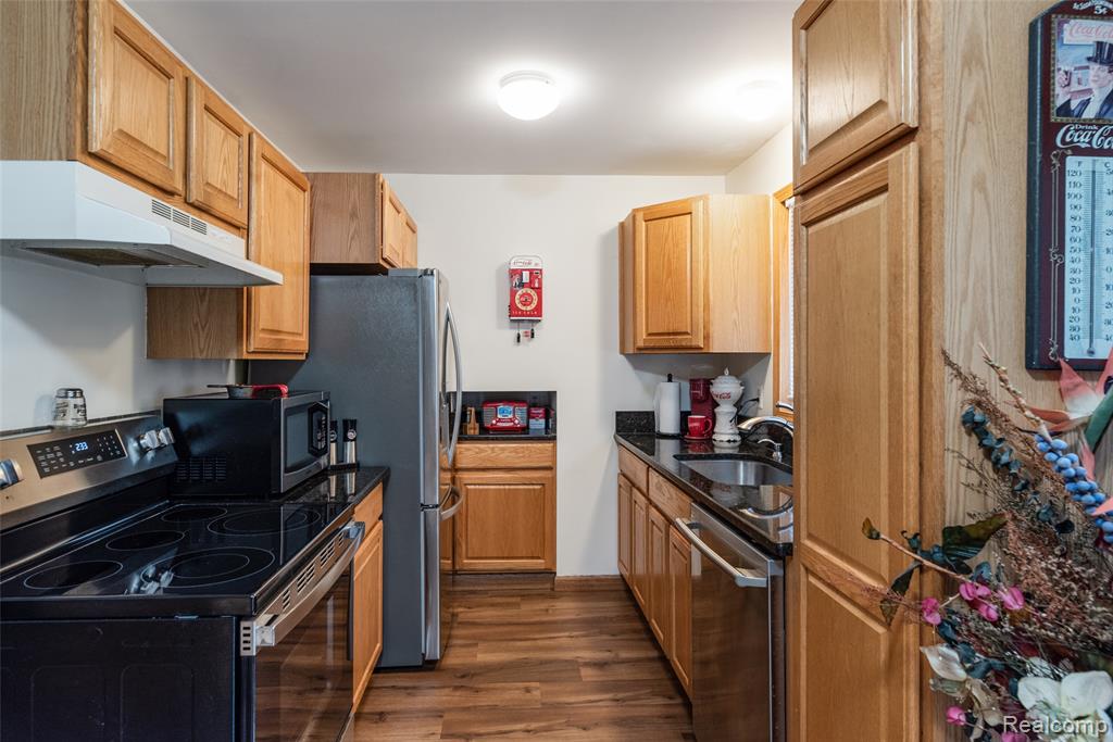 4245 Bunker Avenue, West Bloomfield, MI 48323 — Photo 5