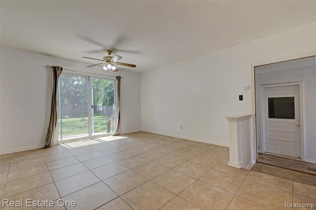 705 Richard Street, Holly, MI 48442 — Photo 13