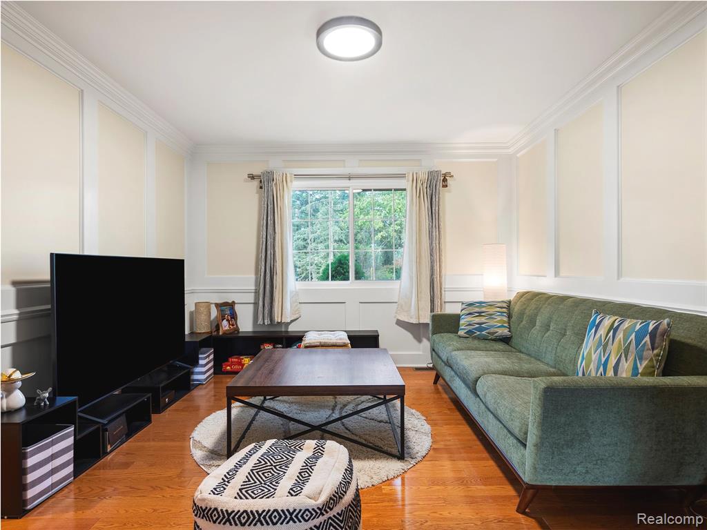19938 S Waltham Road, Beverly Hills, MI 48025 — Photo 4