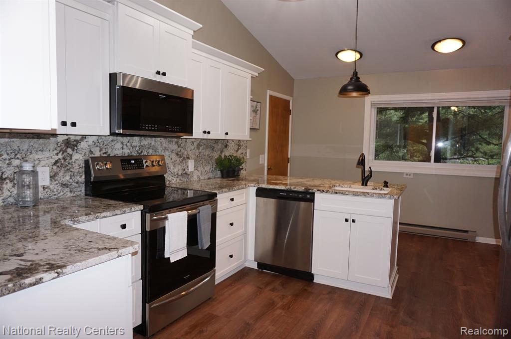 4858 GRANDVIEW Drive, Ypsilanti, MI 48197 — Photo 14