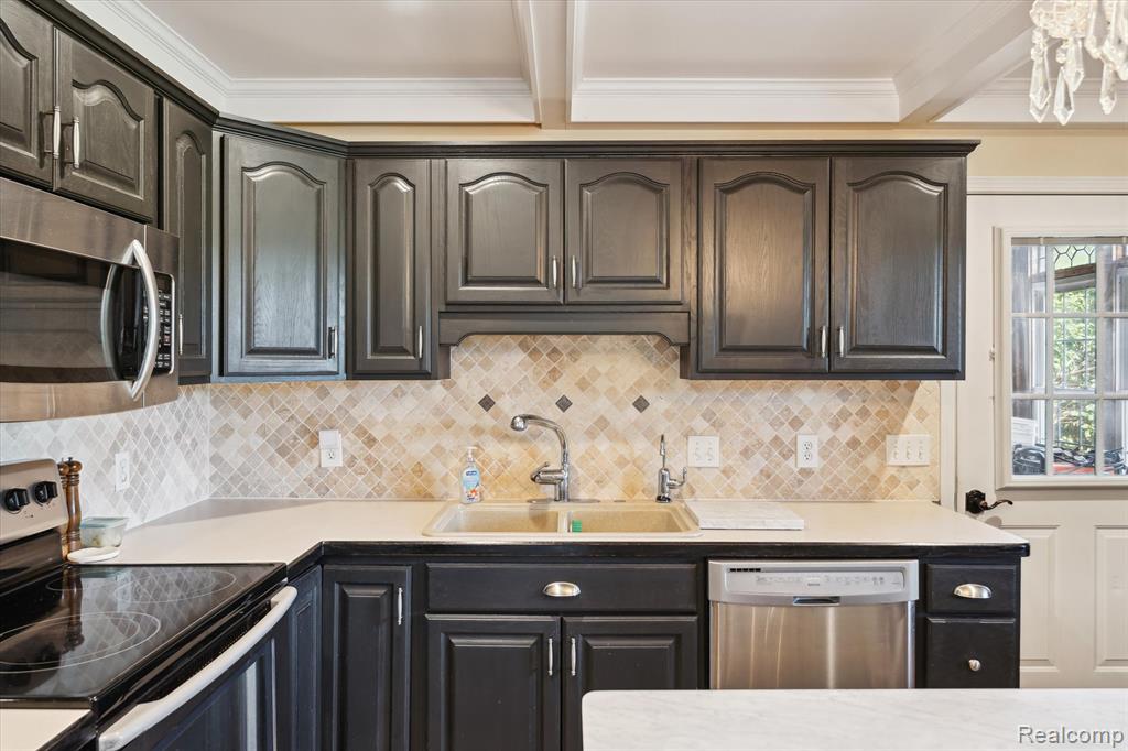 9227 Hogan Road, Fenton, MI 48430 — Photo 13