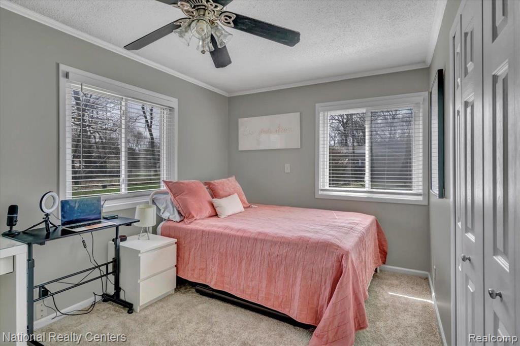 6823 SALINE Drive, Waterford, MI 48329 — Photo 10