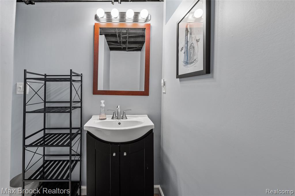 10545 Talbot Avenue, Huntington Woods, MI — Photo 21