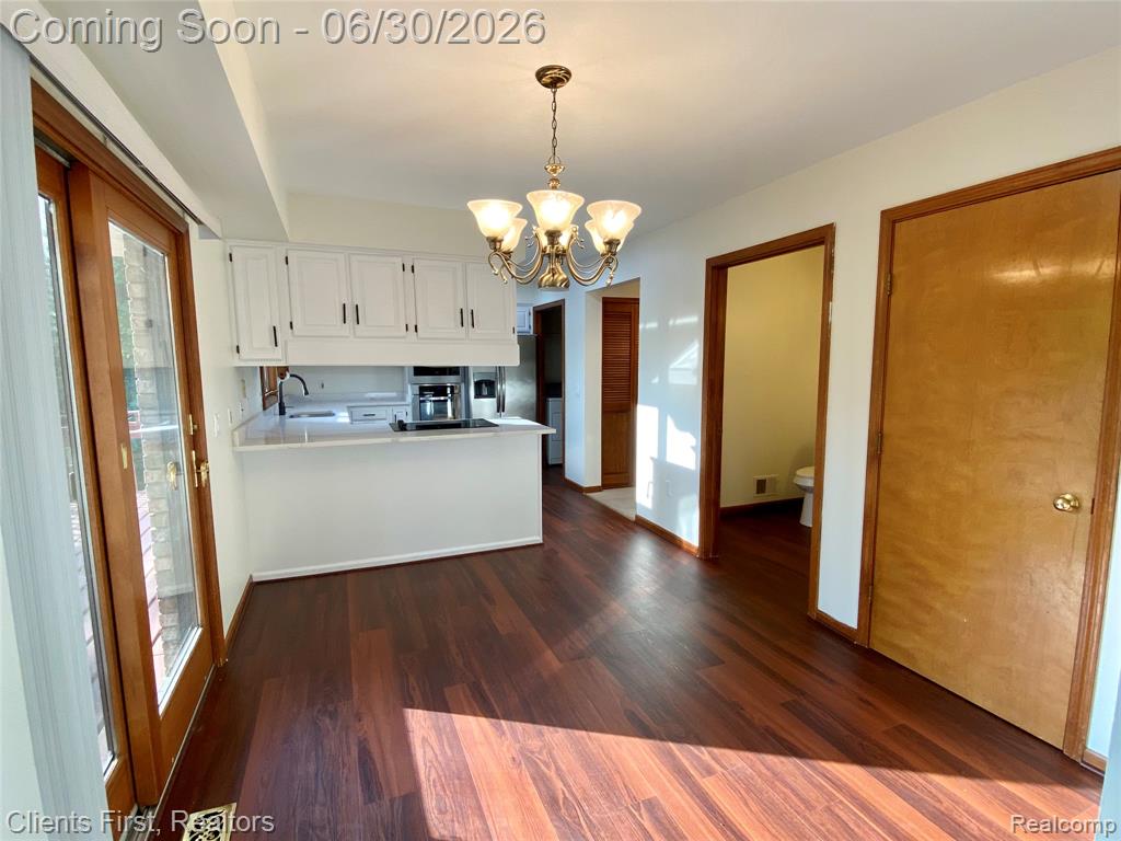 7233 OAKWOOD Drive, West Bloomfield, MI — Photo 7