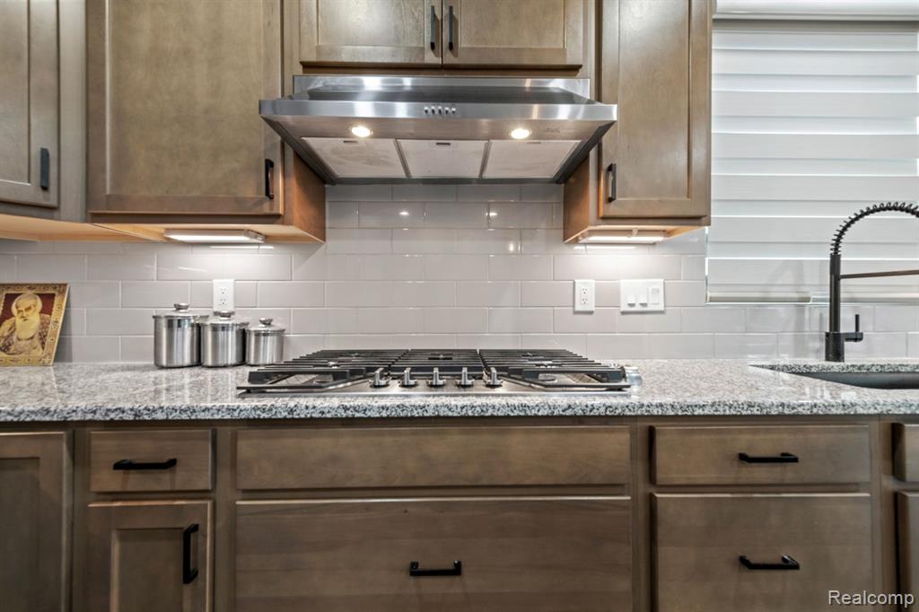 50109 Ogden, Canton, MI 48188 — Photo 12