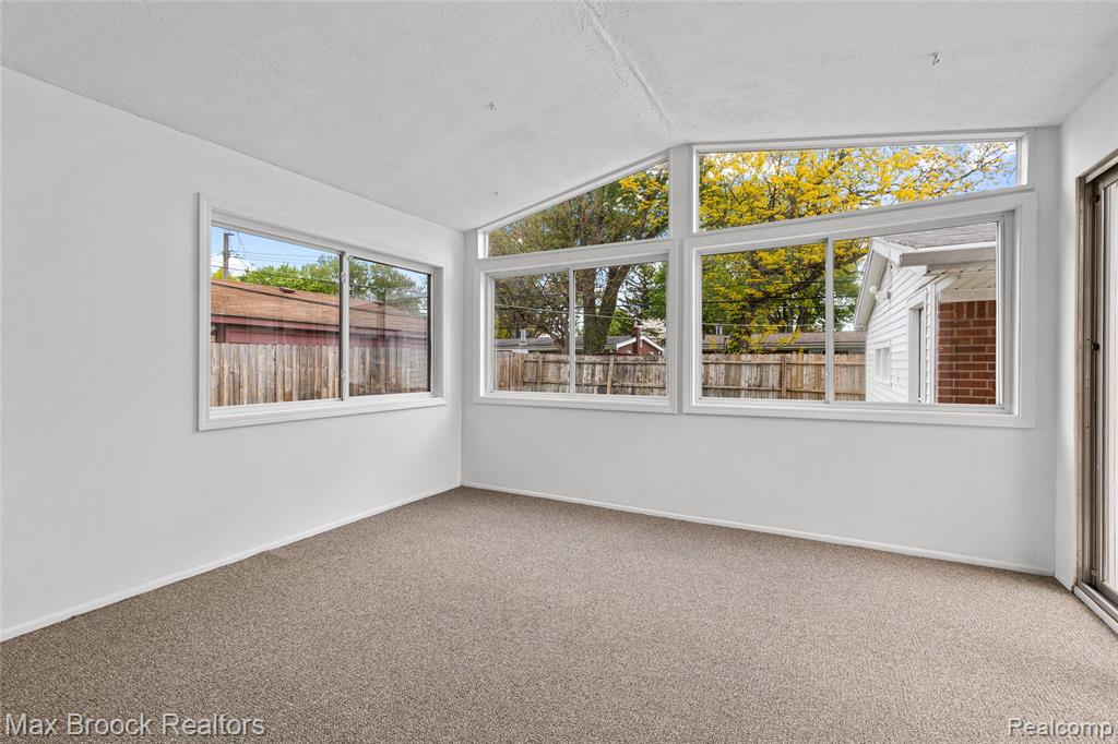260 Lyons Drive, Troy, MI 48083 — Photo 10