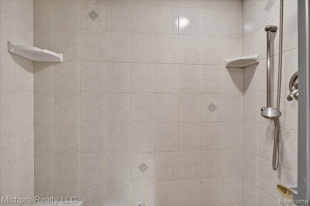 4932 Grange Hall Road, Holly, MI 48442 — Photo 32