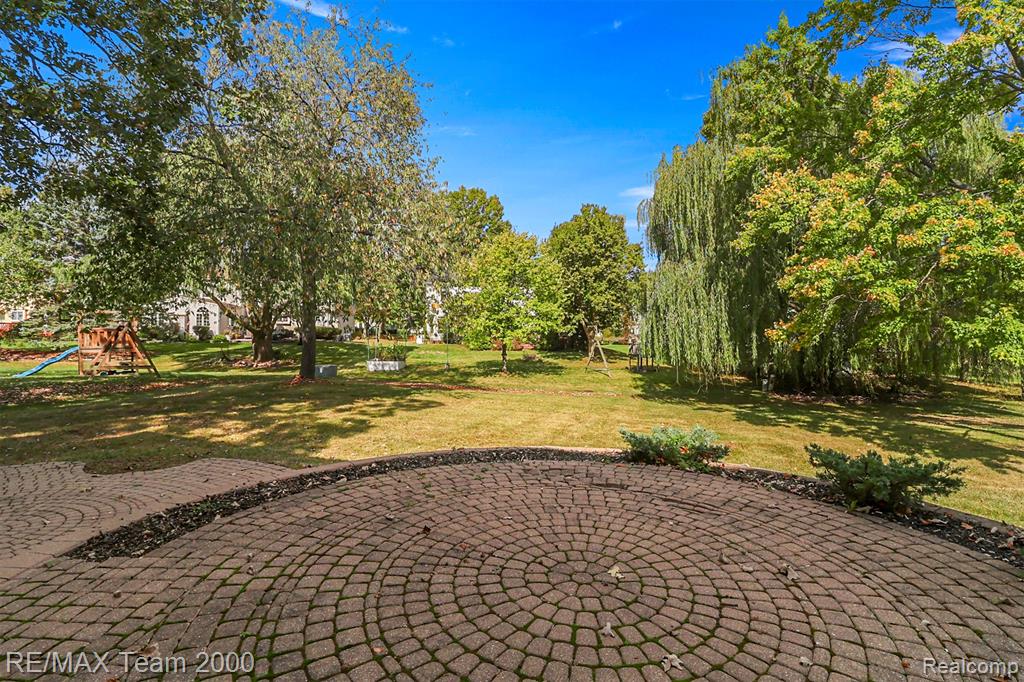 45225 Yorkshire Drive, Novi, MI — Photo 57