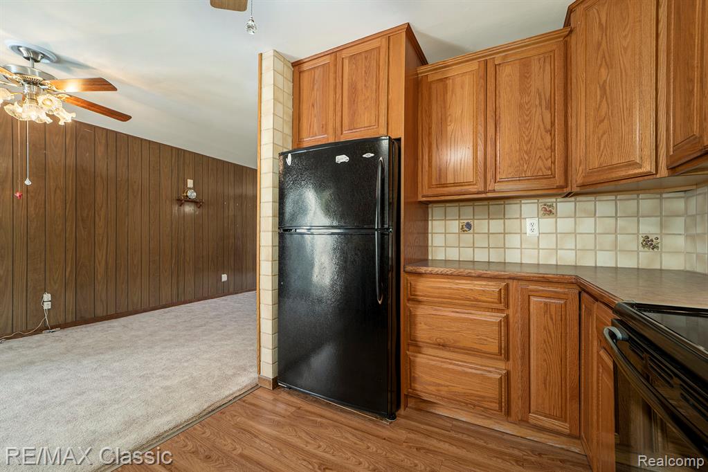 822 Manzano Drive, Wolverine Lake, MI 48390 — Photo 11