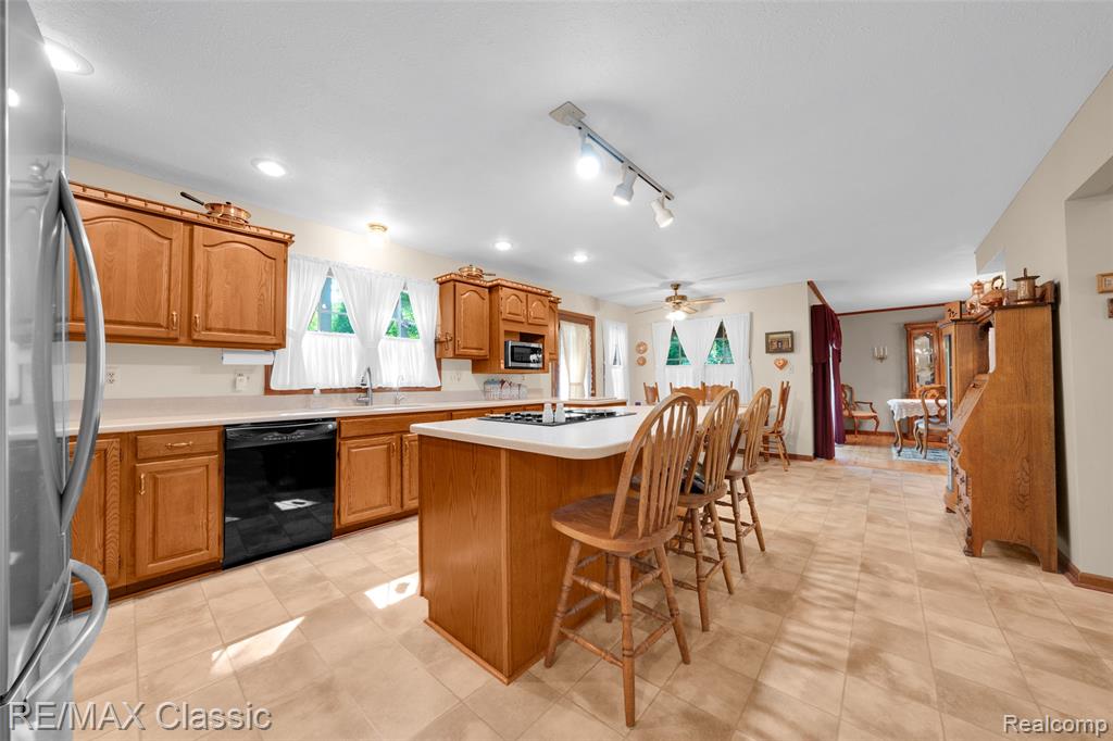 43421 Cottisford Street, Novi, MI 48167 — Photo 26