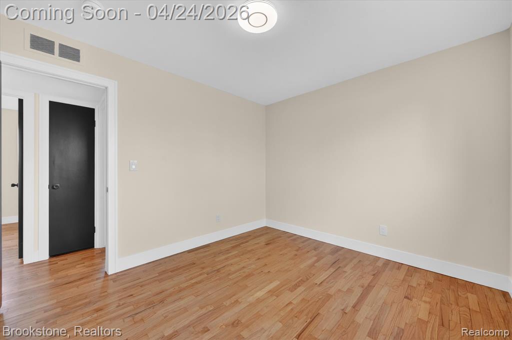 30428 Iroquois Drive, Warren, MI 48088 — Photo 22