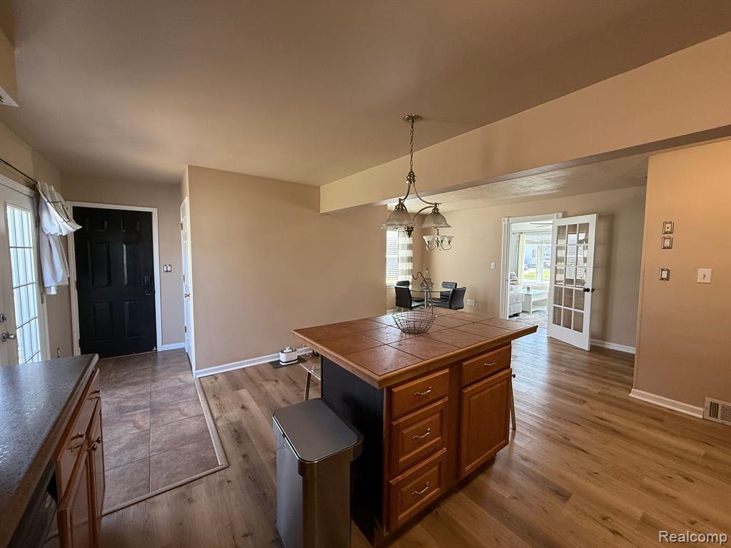669 CHIPPEWA Street, Mount Clemens, MI 48043 — Photo 20