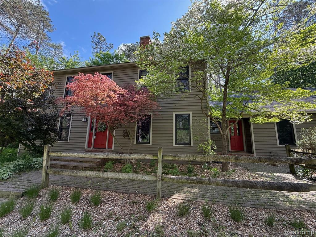 1827 HIGH HOLLOW Drive, Ann Arbor, MI 48103 — Photo 2