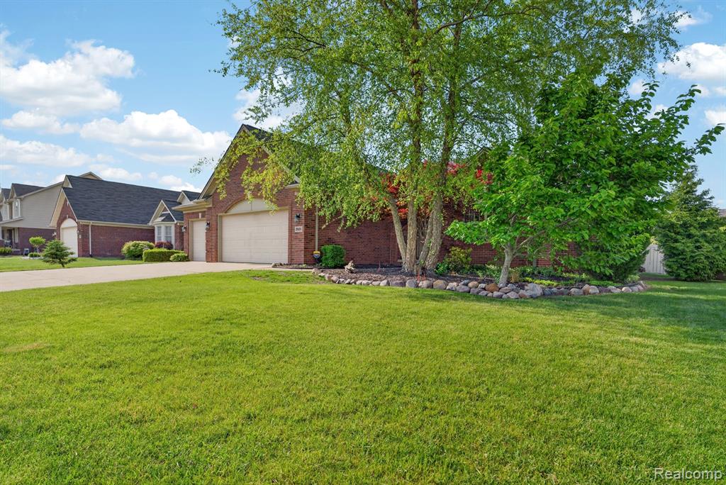 25820 Timber Creek Lane, Flat Rock, MI 48134 — Photo 35