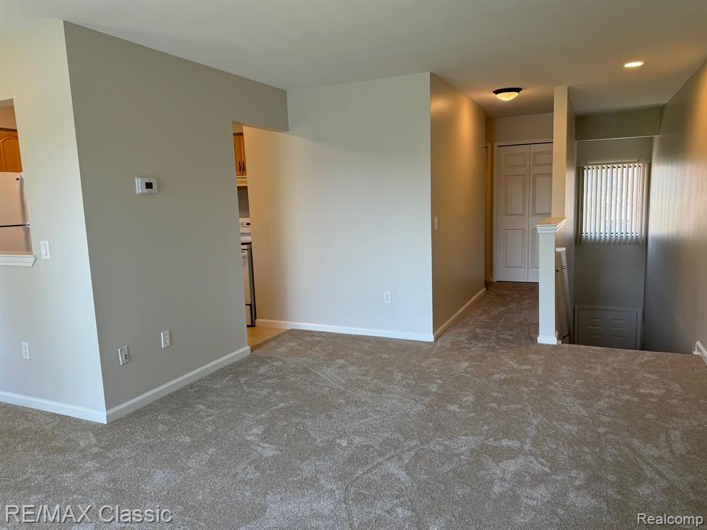 33623 PONDVIEW Circle, Livonia, MI 48152 — Photo 7