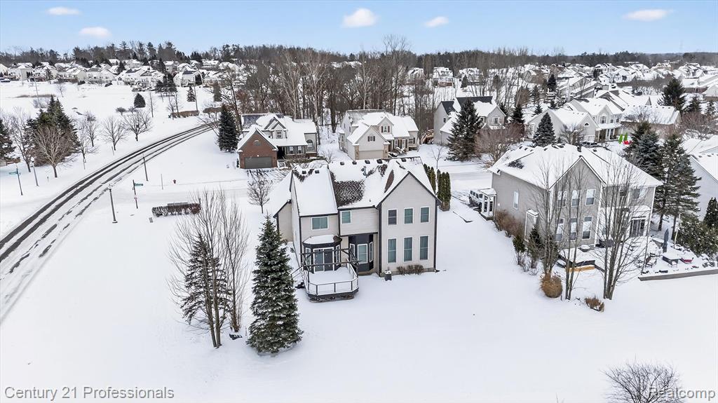 778 W Peninsula Court, Oxford, MI, 48371