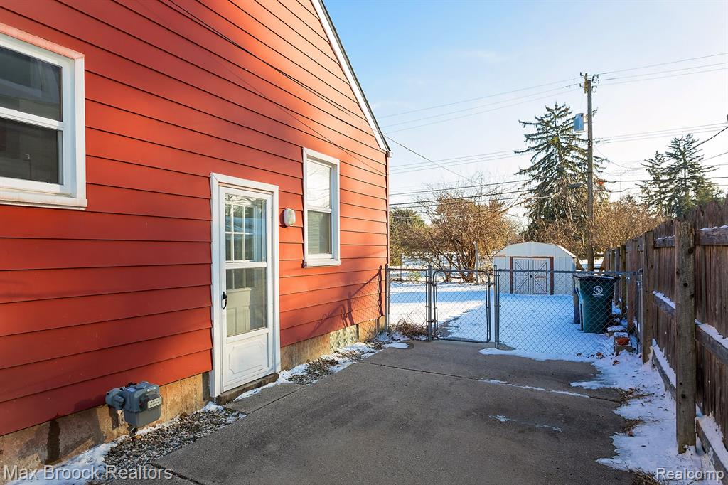 508 DEWEY Street, Royal Oak, MI 48067 — Photo 23