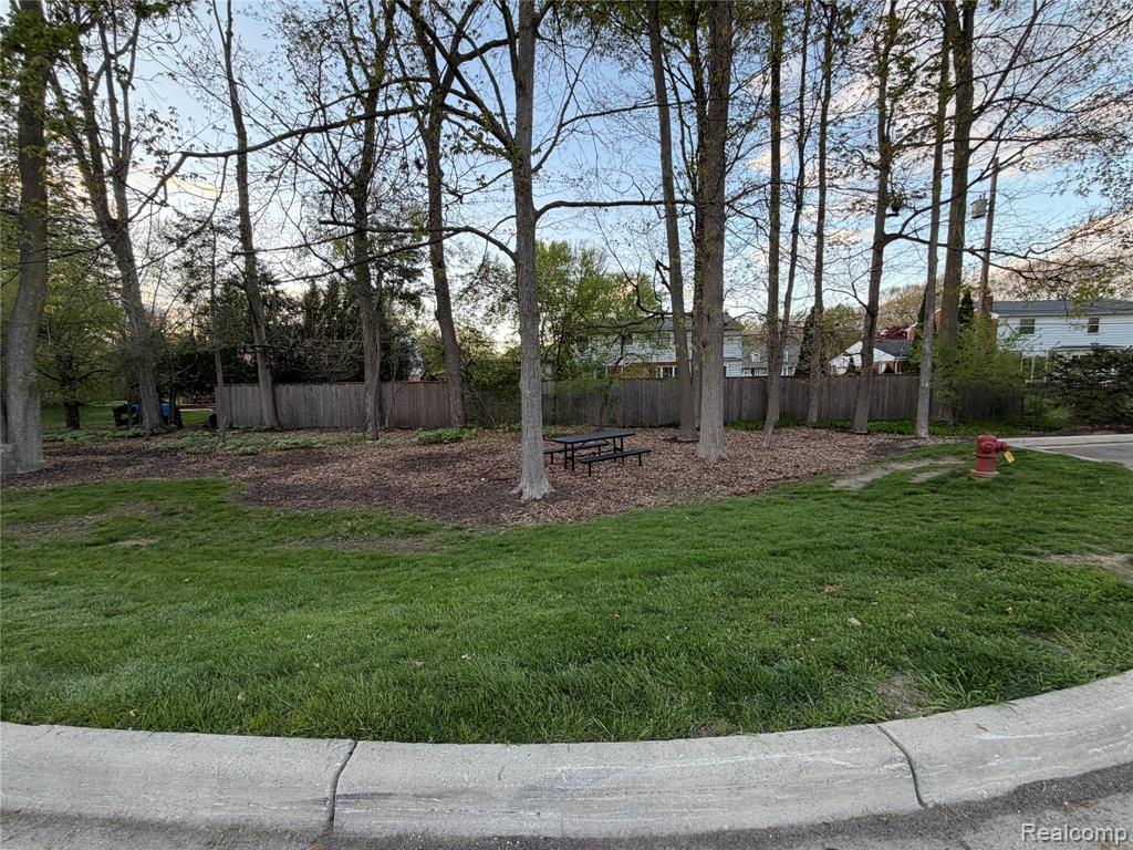 31065 Tremont Lane, Beverly Hills, MI 48025 — Photo 27
