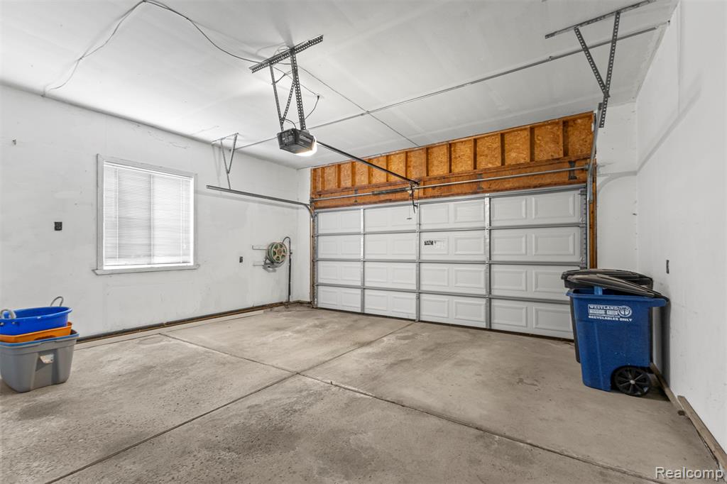 6546 Quail Run Circle, Westland, MI — Photo 35