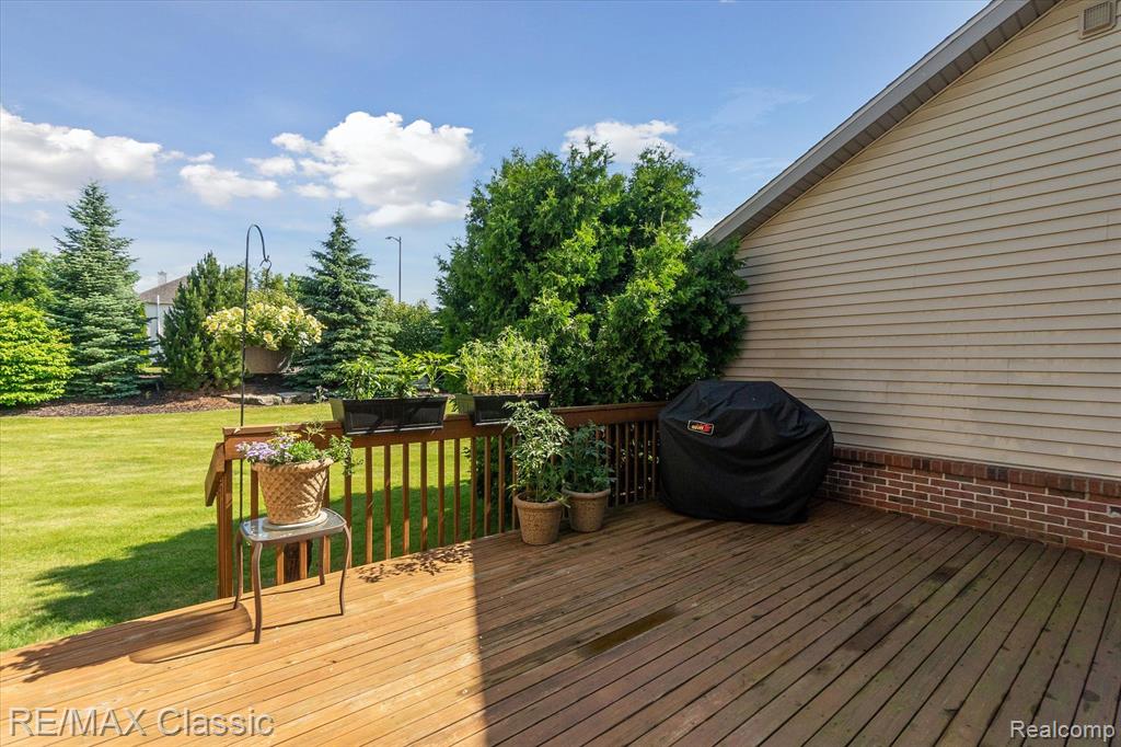 1202 ARBOR RIDGE Drive, 2, Brighton, MI 48116 — Photo 38