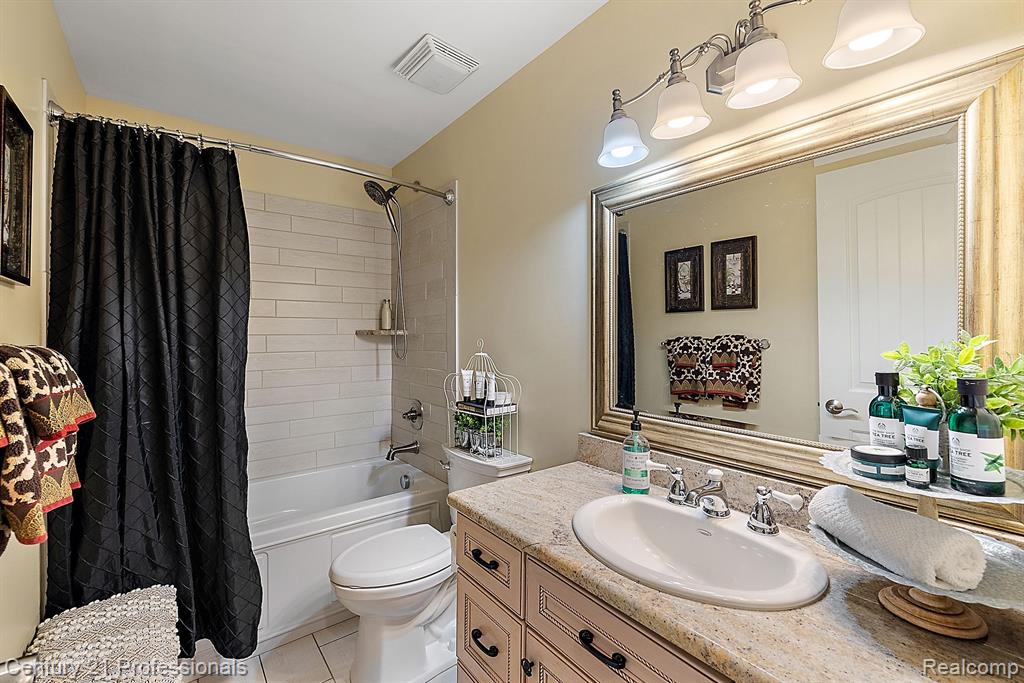 9916 King Road, Davisburg, MI 48350 — Photo 37