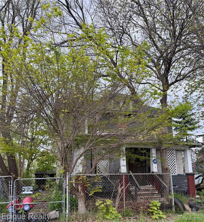 2105 Arlington Avenue, Flint, MI 48506