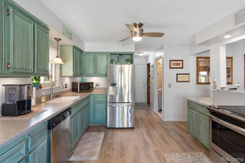 46859 ARAPAHOE Drive, Macomb, MI 48044 — Photo 11