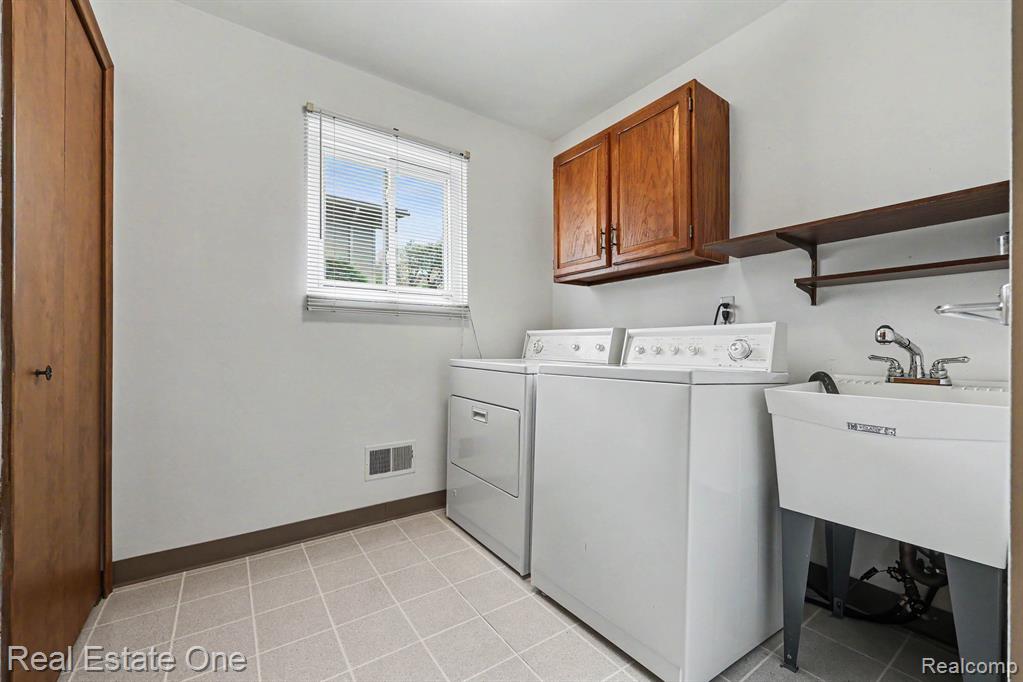 3888 Boulder Drive, Troy, MI 48084 — Photo 33