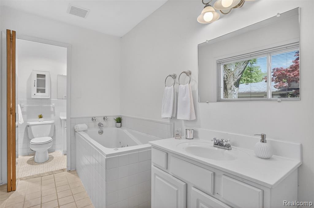 857 Helston Road, Bloomfield, MI 48304 — Photo 23