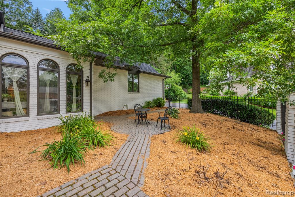 4378 Compton Way, Bloomfield Hills, MI 48302 — Photo 5