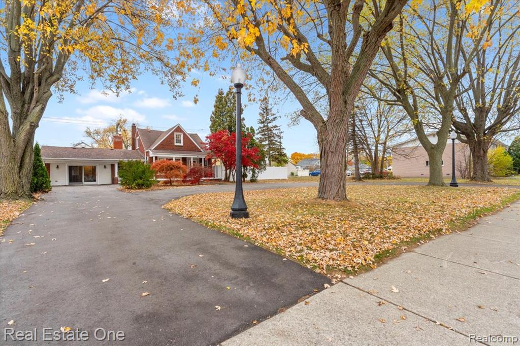 1353 Ford Avenue, Wyandotte, MI 48192 — Photo 2