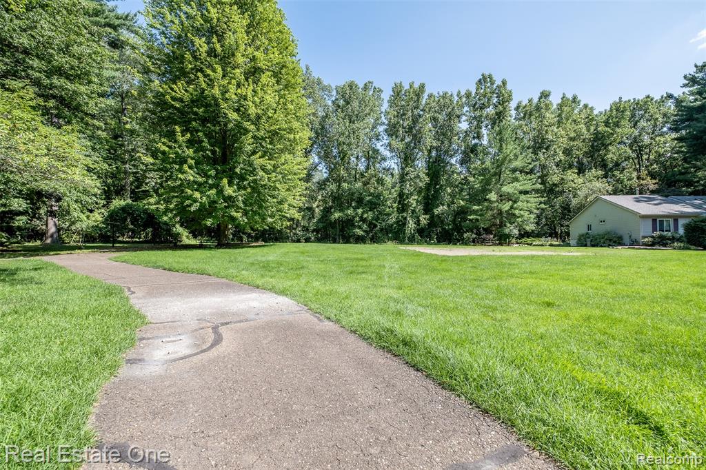 4079 Cumberland Court, Commerce Twp, MI 48390 — Photo 63