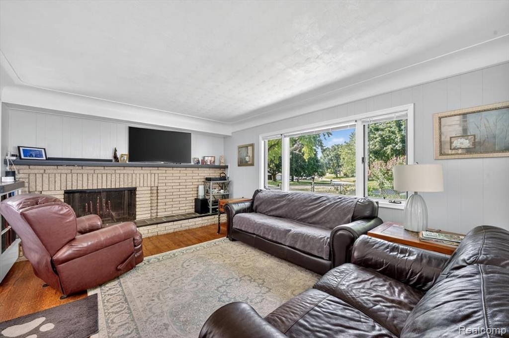 724 Lynndale Drive, Rochester Hills, MI 48309 — Photo 13