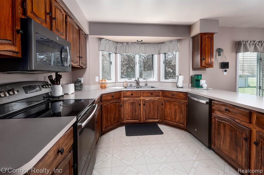 7978 Frith Road, Columbus, MI — Photo 11