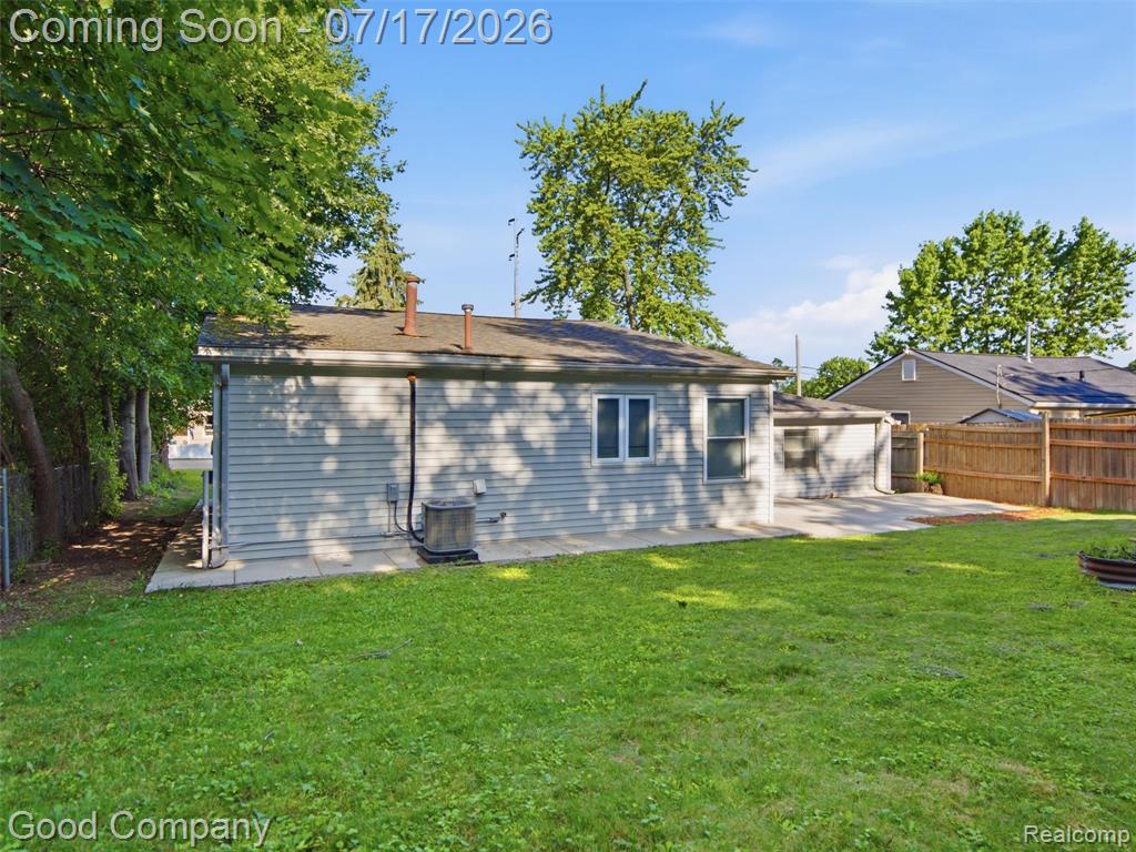 4030 Manitoba Street, Auburn Hills, MI 48326 — Photo 20