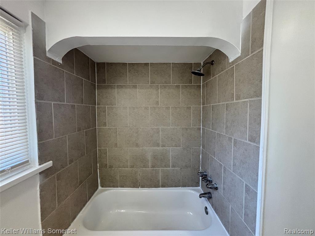 14800 Woodmont Avenue, Detroit, MI 48227 — Photo 14