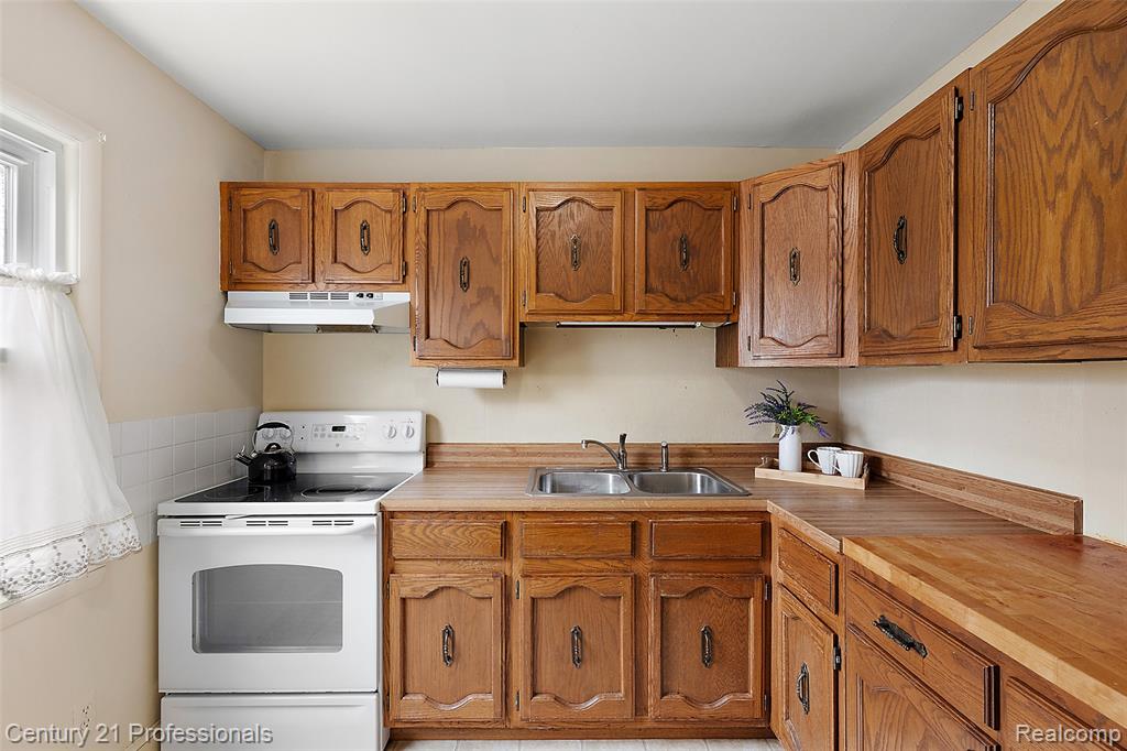 4155 Kempf Street, Waterford, MI 48329 — Photo 15